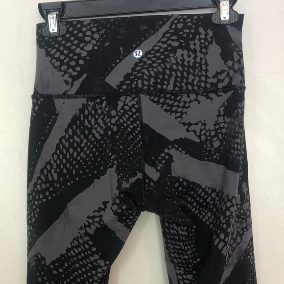 Compression Lululemon Leggings - Picture 2 of 4